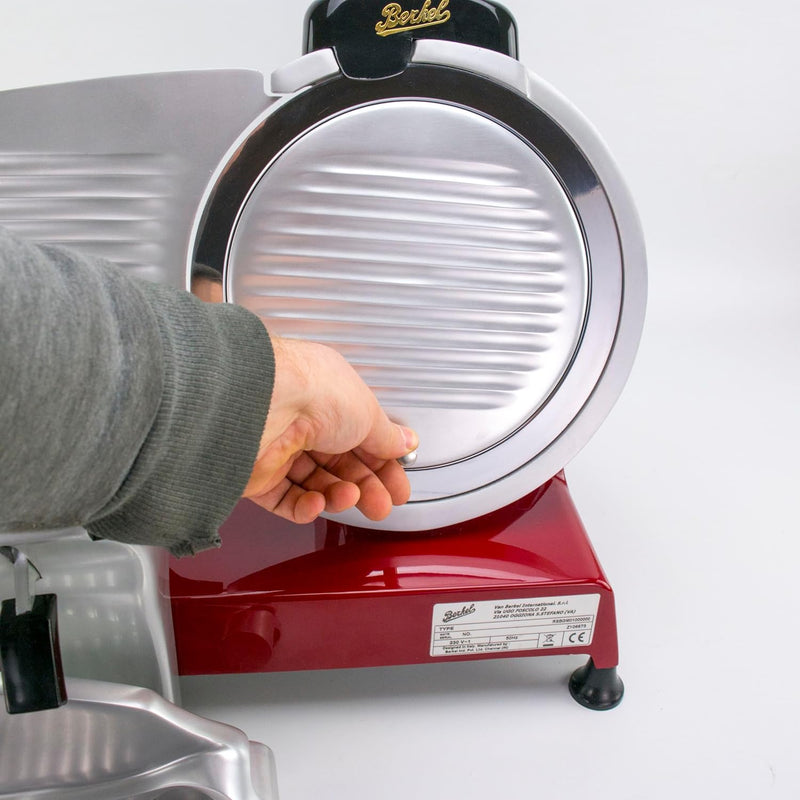 Berkel Red Line 250 rot Profi Aufschnittmaschine + passendem Einlegebrett (Rot)- Sonderangebot