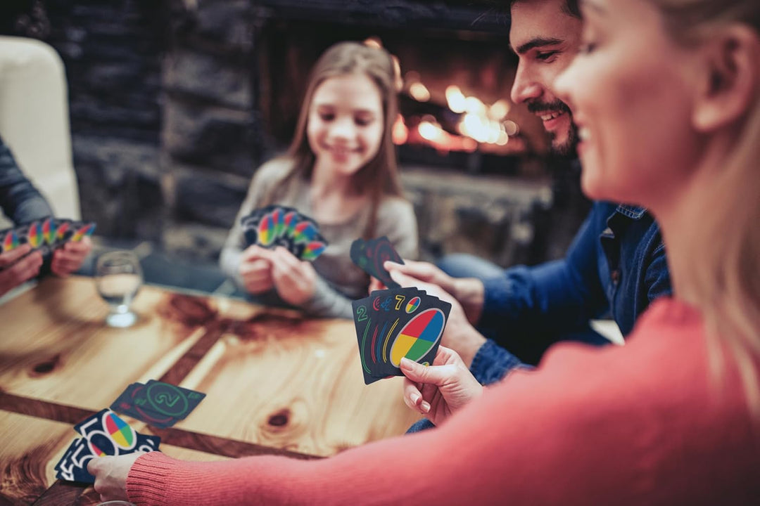 Mattel Games GXJ94 - UNO 50. Jubiläum Premium Kartenspiel, Spielzeug ab 7 Jahren, Premium