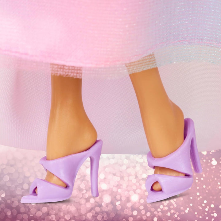 Barbie Signature Birthday Wishes Modepuppe mit braunen Haaren in einem Kleid mit pastellfarbenem Reg