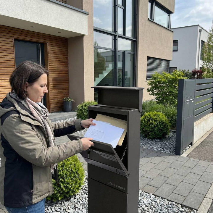 Metzler Standbriefkasten freistehend in DB 703 Eisenglimmer für 2 Parteien mit Zeitungsfach - Zwei N