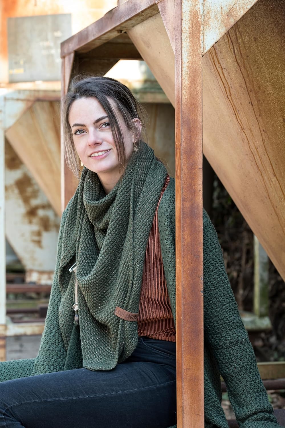 KNIT FACTORY - Coco Dreiecksschal Deluxe - Damen Strickschal mit Wolle - Hochwertige Qualität - XXL