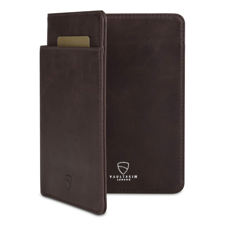Vaultskin Kensington Reisepasshülle aus Leder mit RFID-Schutz (Braun), Braun