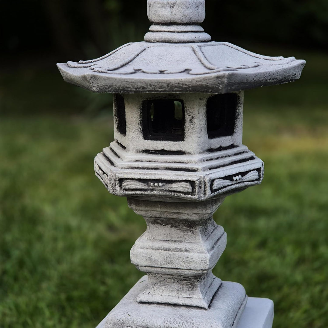 FABRIQ Japanische Laterne Yukimi-Doro 42 cm – Schwarz – Frostbeständige Steinlampe – Asiatische Gart
