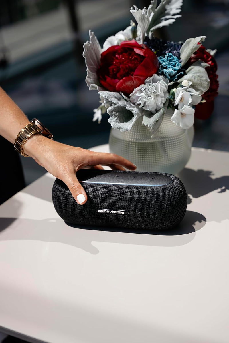 Harman Kardon Luna Bluetooth-Box in Schwarz – Tragbarer, wasserdichter Bluetooth-Lautsprecher – Bis