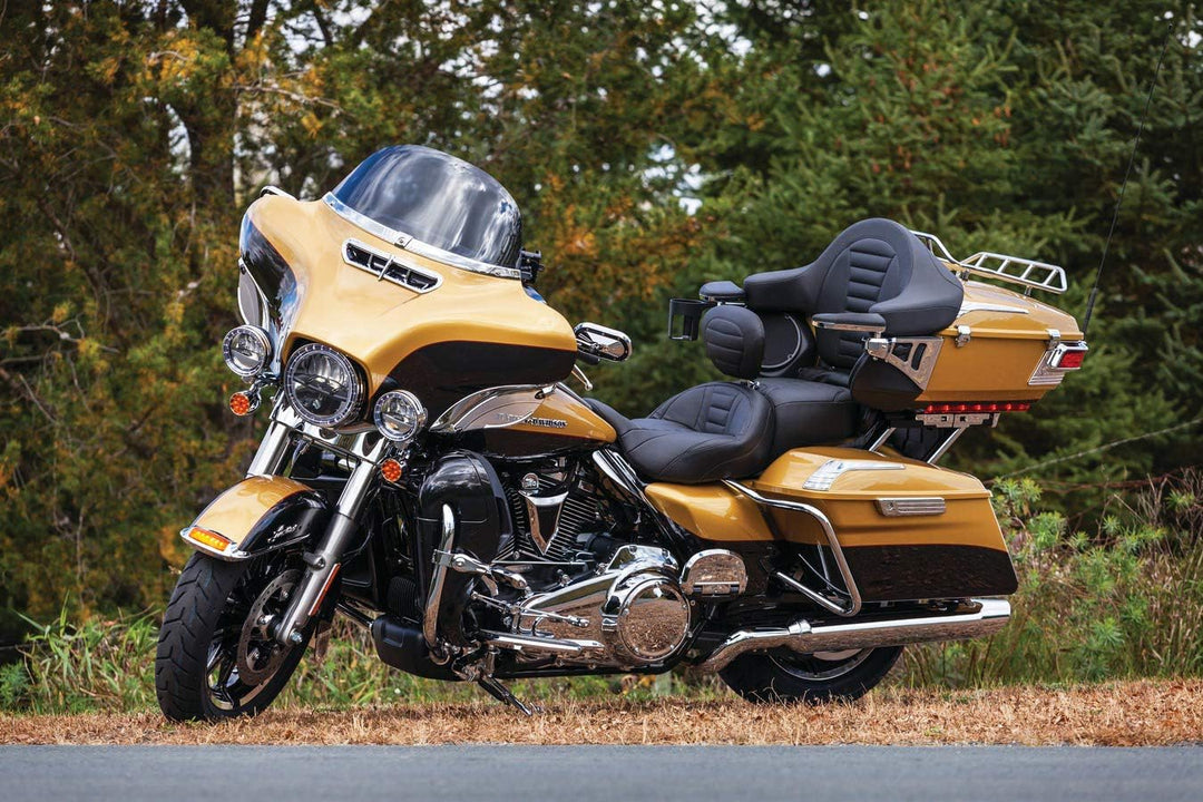 Kuryakyn 2631 Motorradzubehör: Tri-Line Windschutzscheiben-Verkleidung für 2014-19 Harley-Davidson T