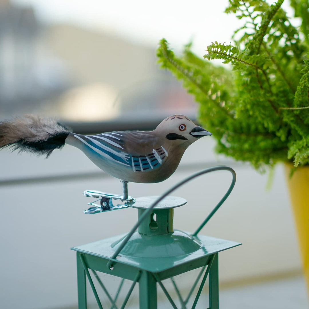 Birds of Glass® Glas-Vogel, Eichelhäher mit Naturfeder, Glasschmuck Made in Germany aus eigener Hers