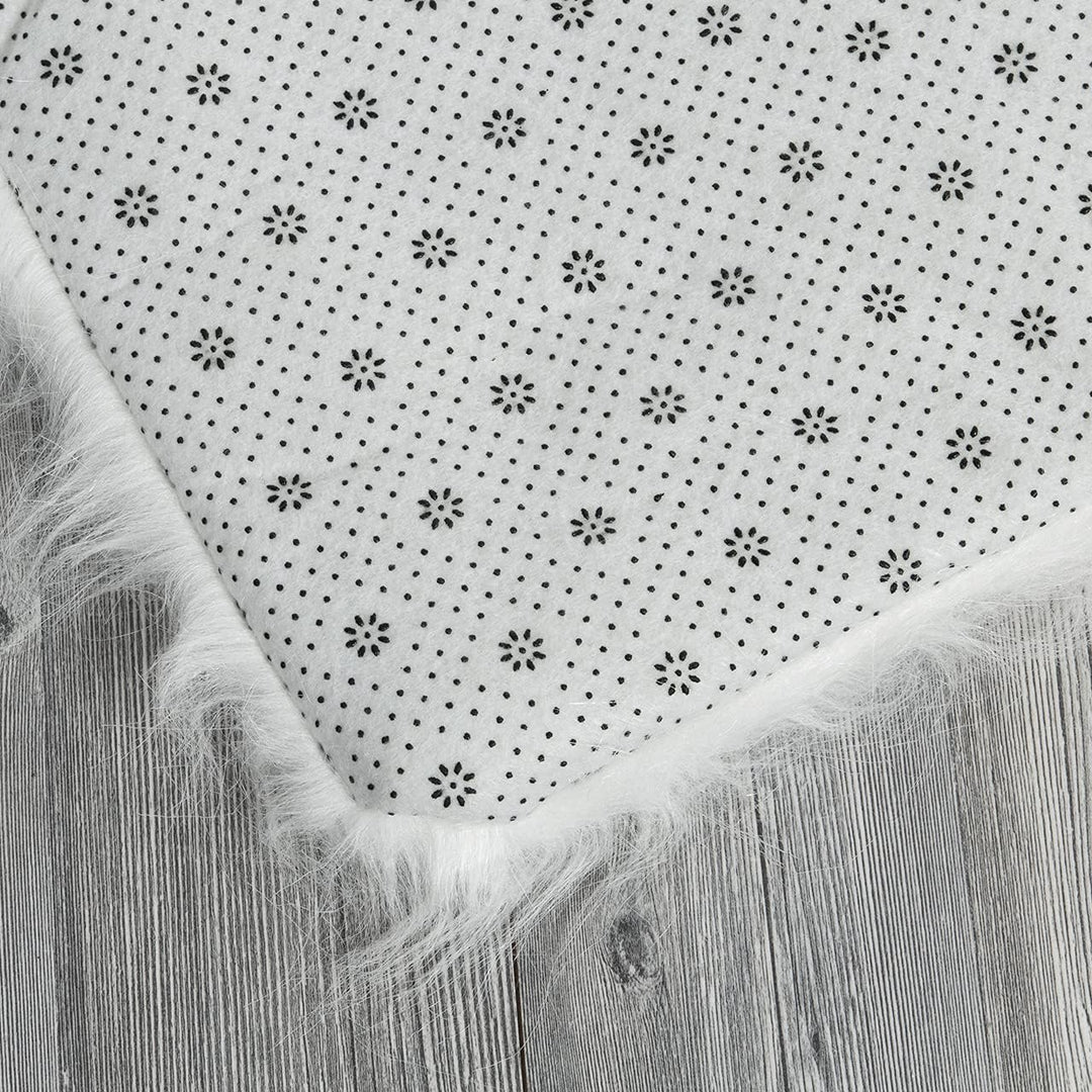CanadianCat Company | Plüschmatte - Fensterliege | weiss | ca. 115 cm x 25 cm - Katzen Kuschelmatte