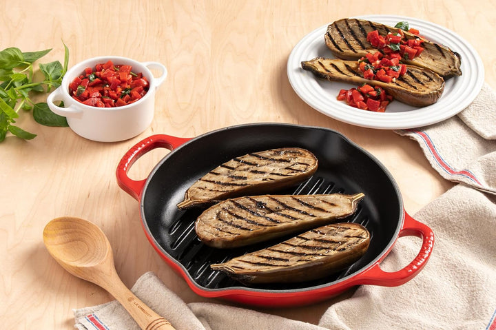 LE CREUSET Signature Hohe runde Grillpfanne aus Gusseisen, für alle Herdarten und Backöfen, 25 cm Ki