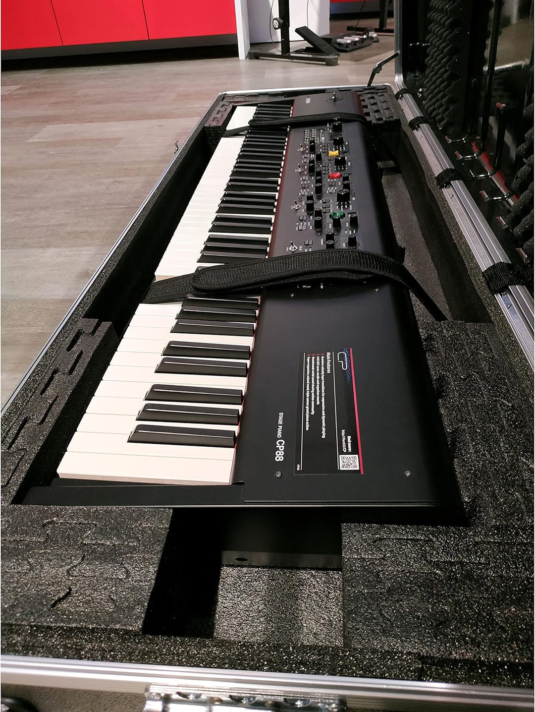 Music Store ABS Keyboard Case 88, Universal, Schwarz, ABS Plastik, 11kg, Schaumstoff-Polsterung, Rol