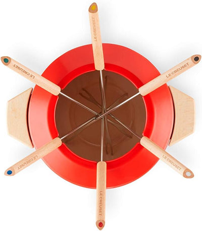 Le Creuset Gusseisen Fondue-Set, Inkl. 2 Holzgriffen, Spritzschutz, Rechaud und 6 Fonduegabeln, 2,0