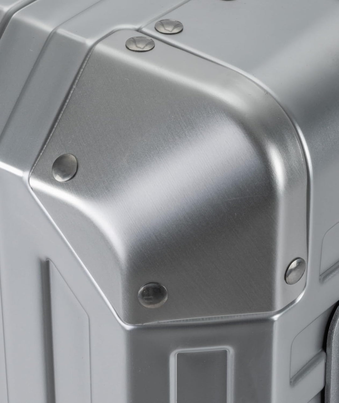Travelhouse 100% Aluminium Handgepäck Koffer Tokyo 55cm- Mit 2X TSA und 4 Silent Move Doppelrollen V