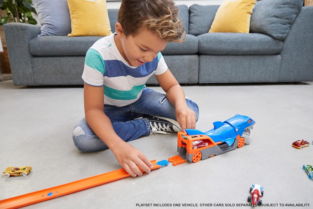 Hot Wheels GVG36 - Hungriger Hai-Transporter-Spielset mit 1 Fahrzeug im Massstab 1:64, Spielzeug Aut