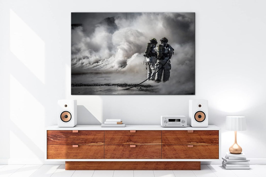 Helden des Feuers - Die Feuerwehr Format:90x60 cm als Leinwandbild, Motiv fertig gerahmt auf Echthol