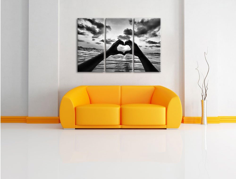 Pixxprint Händen geformtes Herz am Meer/Format: 3-Teiler (120x80cm) cm/Leinwandbild fertig bespannt