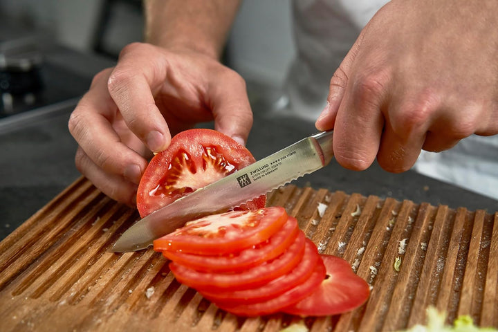 ZWILLING Vier Sterne Universalmesser, Klingenlänge 13 cm, Rostfreier Spezialstahl, Ergonomischer Kun