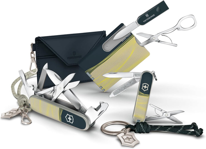 Victorinox Taschenmesser Classic SD, 7 Funktionen, Swiss Made, Multitool für Frauen, Schlüsselanhäng