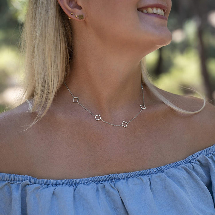 BAFFOS® Halskette für Frauen - Stanz Raute Plättchen Kette Damen aus widerstandsfähigem Edelstahl in