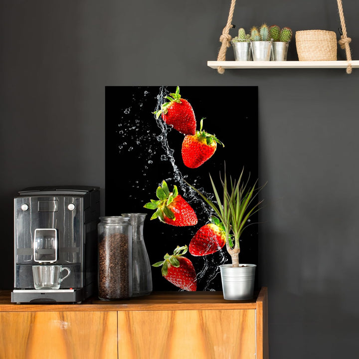 wandmotiv24 Obst & Gemüse als Leinwandbild, 80x60cm, Hochformat, Erdbeeren & Wasser, Küche, Lebensmi
