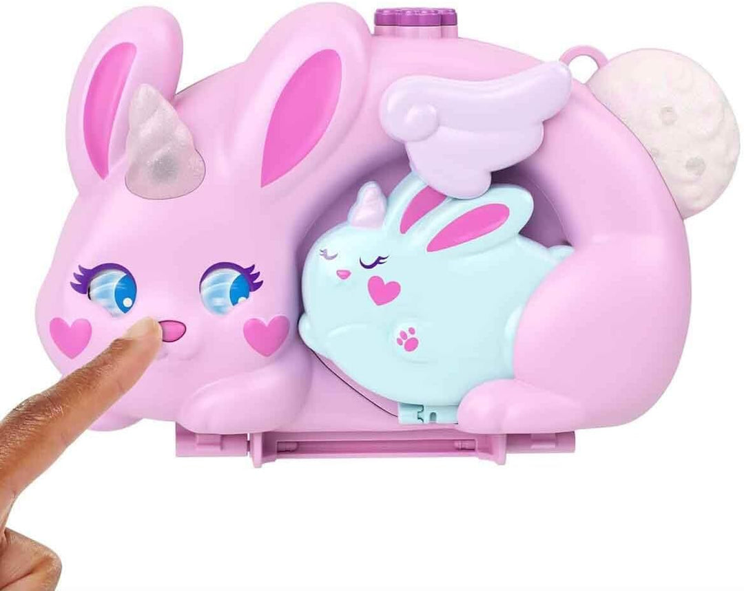 Polly Pocket tragbares Reisespielzeug mit 2 Mikropuppen und 12 Zubehörteilen inklusive Tieren, 2-in-