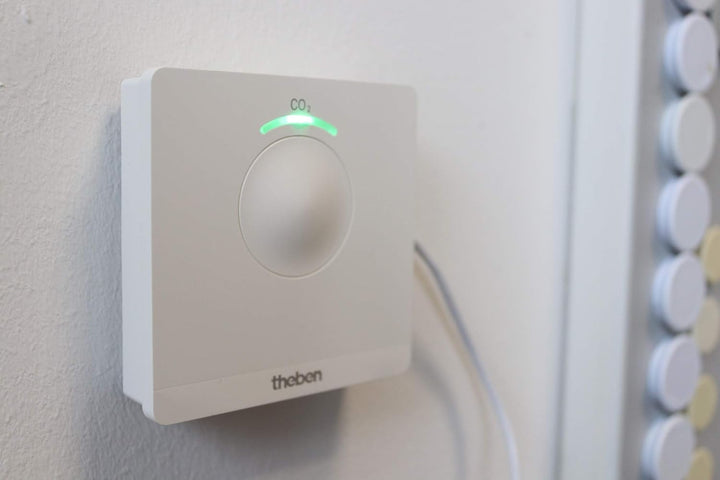 Theben 7169100 AMUN 716 transportabler CO2 Sensor I CO2 Luftgütemonitor I CO2 Melder I System für Üb