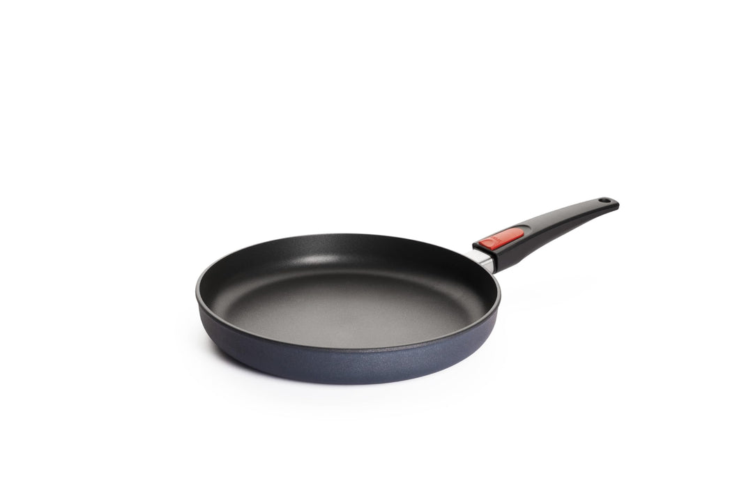 Woll Diamond Lite Flachpfanne - Induktiv -, Ø 28 cm, 5 cm hoch, mit abnehmbarem Stiel - Geeignet für