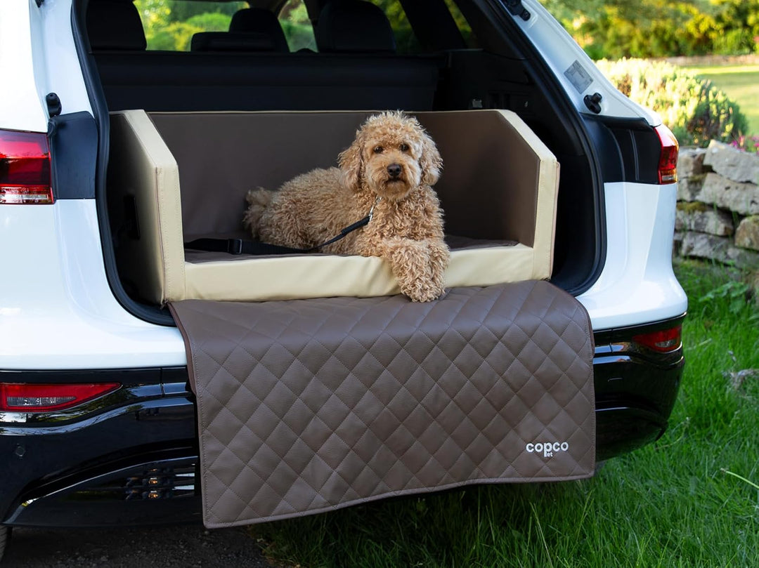 CopcoPet - Travel Bed Hundebett für Kofferraum 70x55x38cm Kunstleder - Kofferraumschutz Hund wassera