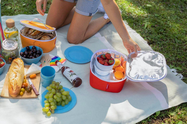 reisenthel coolerbag M pocket Kühltasche mit Obermaterial aus recycelten PET-Flaschen Ideal für das
