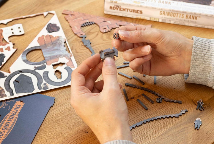 Revell Modellbausatz Tiny Adventures, Gringotts Bank Harry Potter, 3D Miniaturhaus, DIY Book Nook Ho