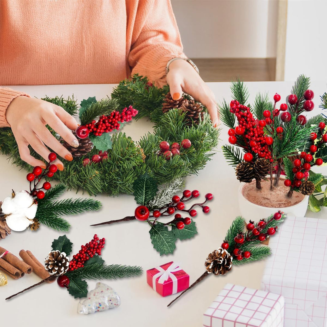 Weihnachten Künstliche Tannenzweige, 12 Stück Kleine künstliche Tannenzweige, mit Beeren und Tannenz