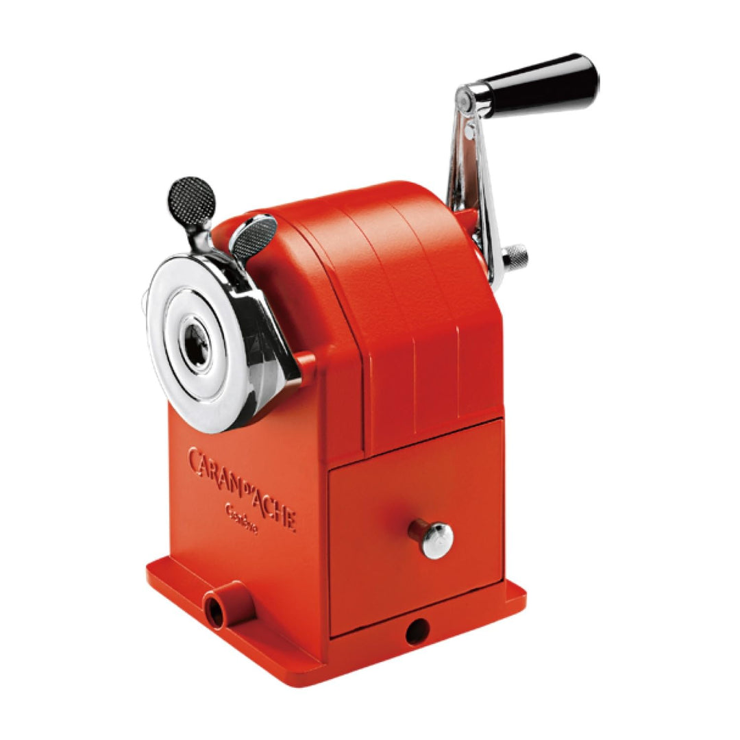 Caran d' Ache Spitzmaschine aus der Standard kollektion in der Farbe Rot, 455.270