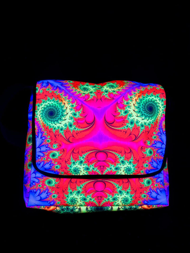 PSYWORK Schwarzlicht Umhänge Tragetasche Neon Fractal Wonderland Red Neon UV-aktiv wasserabweisend