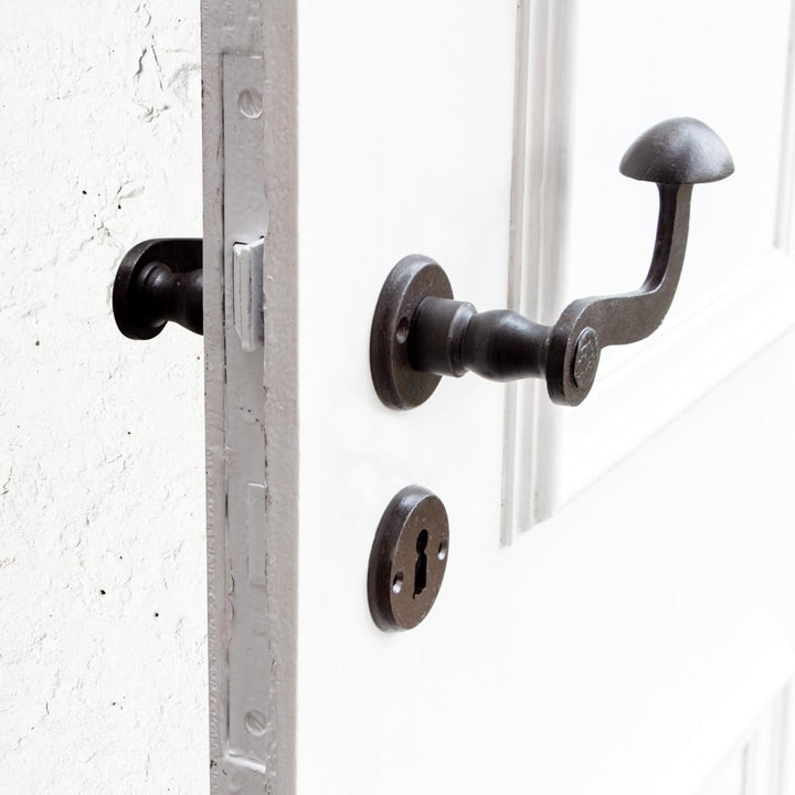 Antikas - Türklinken Garnitur zu altem Holztor mit Rosetten, Mittelalter Beschlag sehr aussergewöhnl