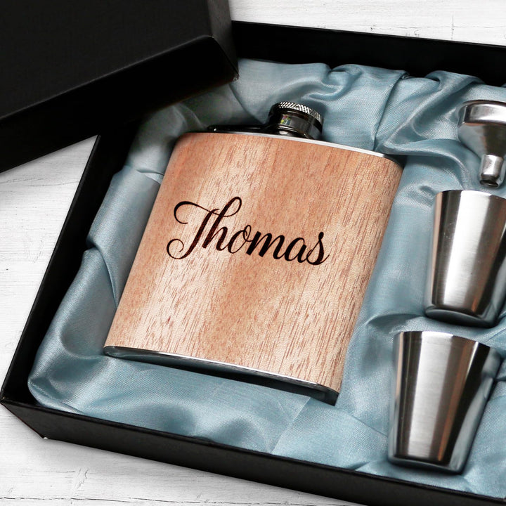 Flachmann mit Gravur. Edelstahl Flachmann personalisiert. Geschenke für Männer. Holz, Holz