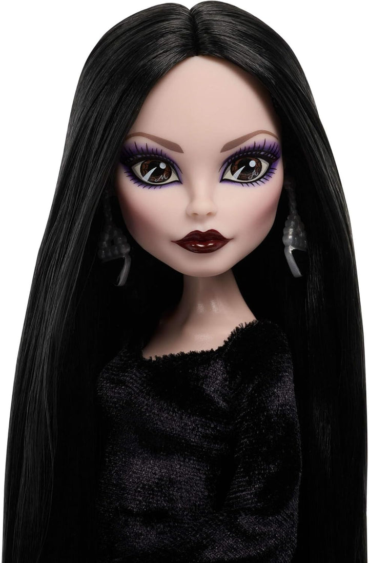 Monster High x Wednesday Puppe, Morticia Addams Sammelfigur im schwarz-purpurrotem Samtkleid mit Sch