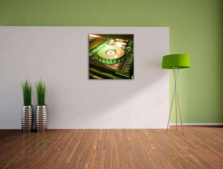 Grün beleuchteter DJ Pult, Format: 70x70 auf Leinwand, XXL riesige Bilder fertig gerahmt mit Keilrah