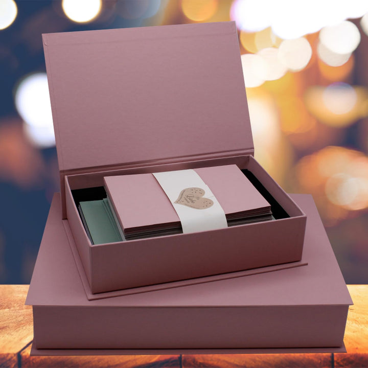 NEUSER PAPIER Geschenkbox mit Klappdeckel - 2 Stück - DIN A4 - Altrosa bezogen - innen schwarz kasch