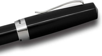 Montegrappa Elmo 02 Jet Black Füllfederhalter in der Farbe schwarz, aus Edelharz und Edelstahl herge