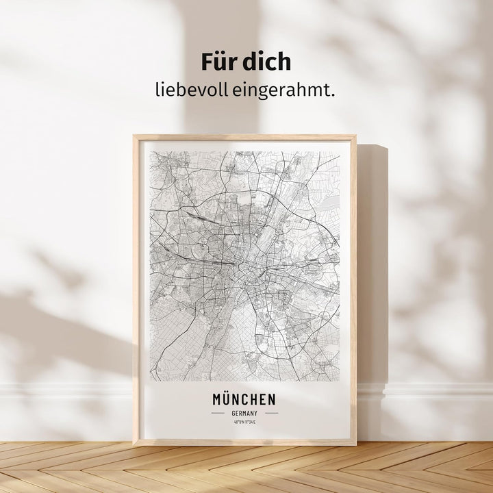 JUNOMI® München Poster XL mit Rahmen Eiche, DIN A2 Wohnzimmer Deko, Modernes Wandbild, München Bild,