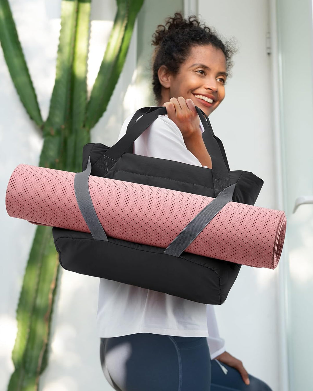 bagsmart Sporttasche Damen Yogatasche, Gesteppte Handtasche Damen Tote Bag mit Yogamattengurt, Reiss