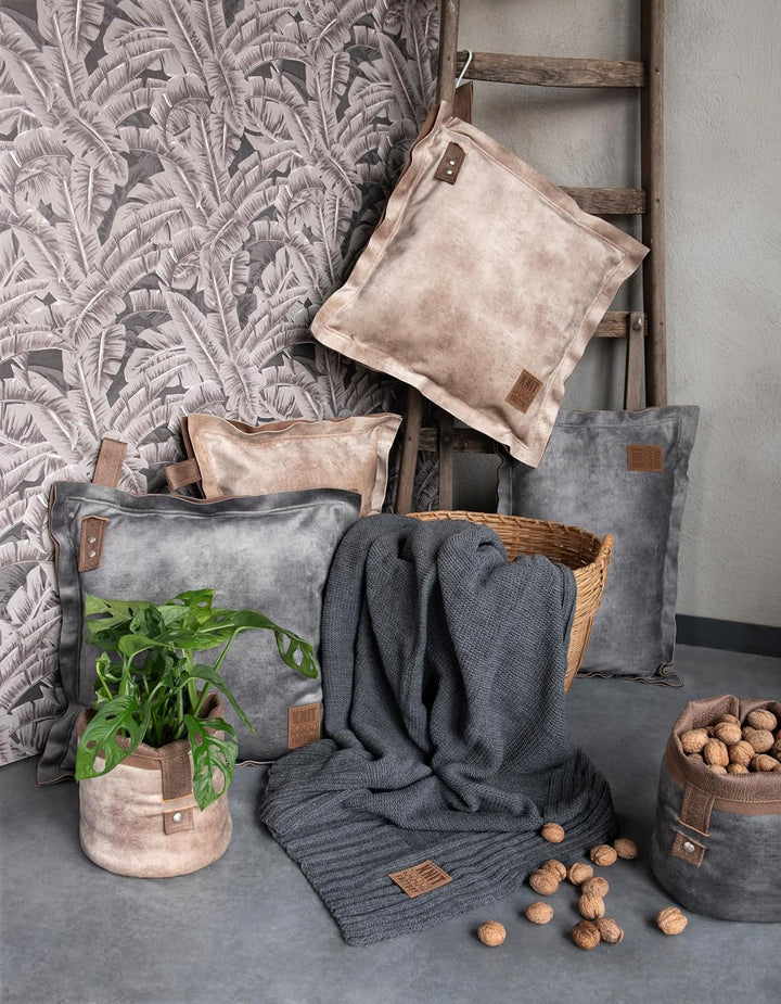 KNIT FACTORY - DAX Quadratisches Zierkissen - Beige - 50x50 cm | Sofakissen mit Füllung und Bezug -