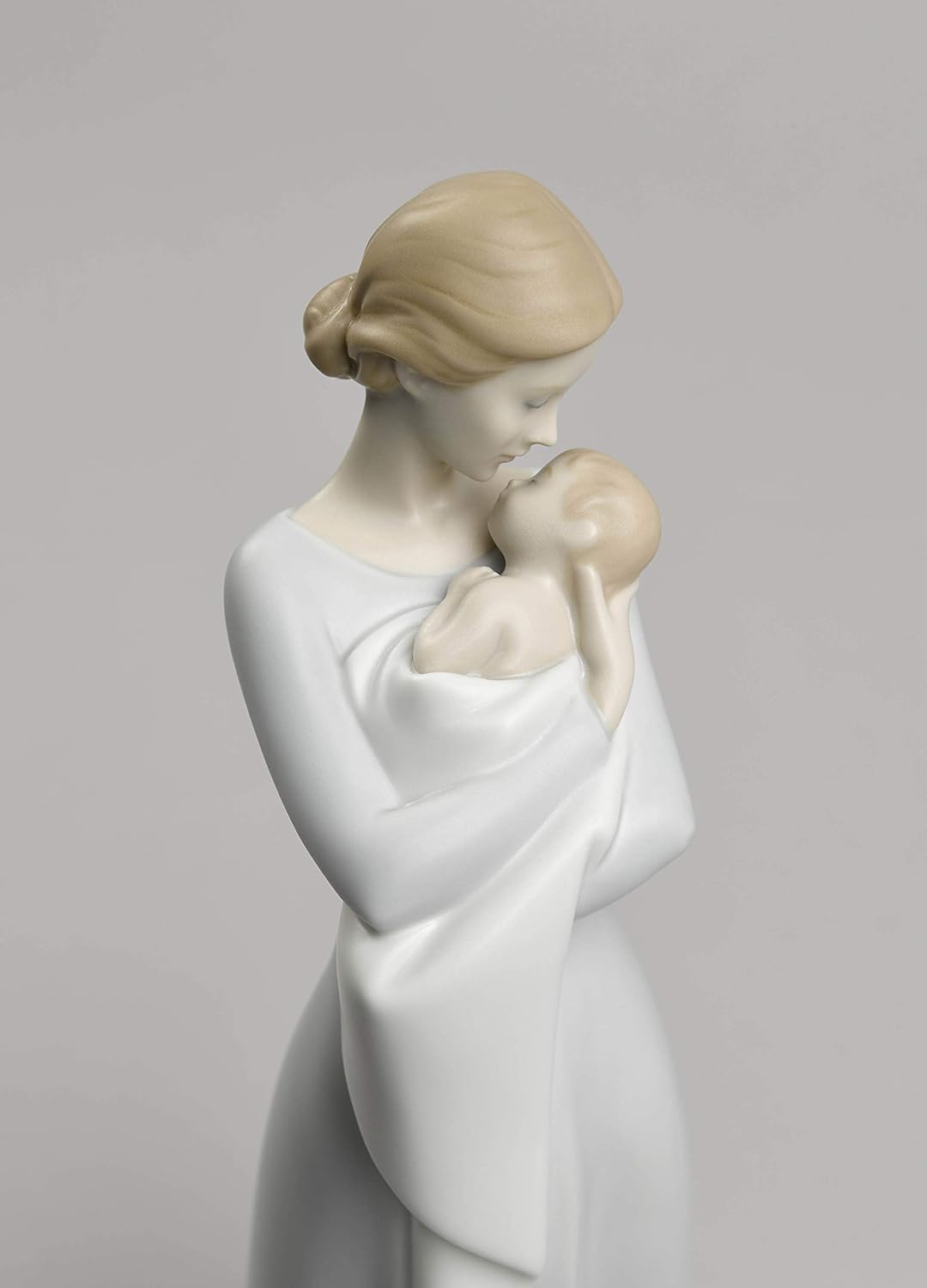 LLADRÓ Figur Umarmung Einer Mutter. Mutter. Porzellan.