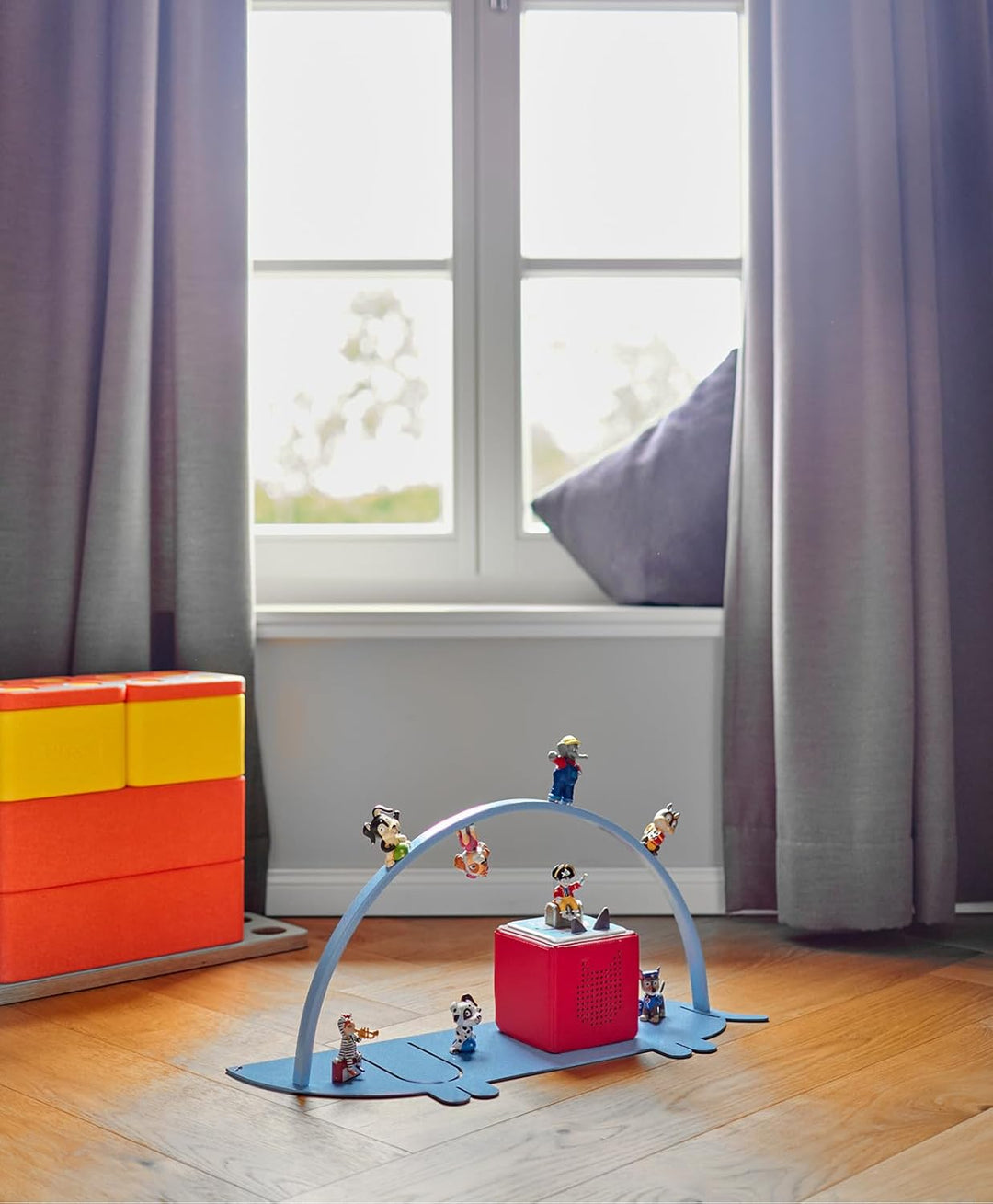 Regal DACKEL – Magnetisches Standregal für 70–100 Hörfiguren – kompatibel mit Toniebox & Ladestation