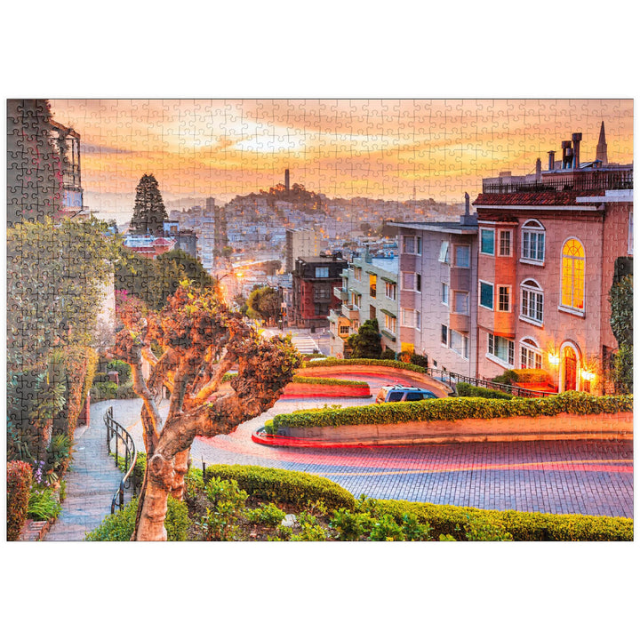 Die berühmte Lombard Street in San Francisco bei Sonnenaufgang - Premium 1000 Teile Puzzle - MyPuzzl