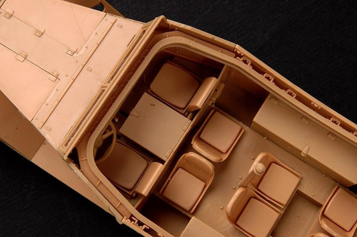 Hobby Boss 82451 Modellbausatz M3A1 Scout Car 'White' Early Version