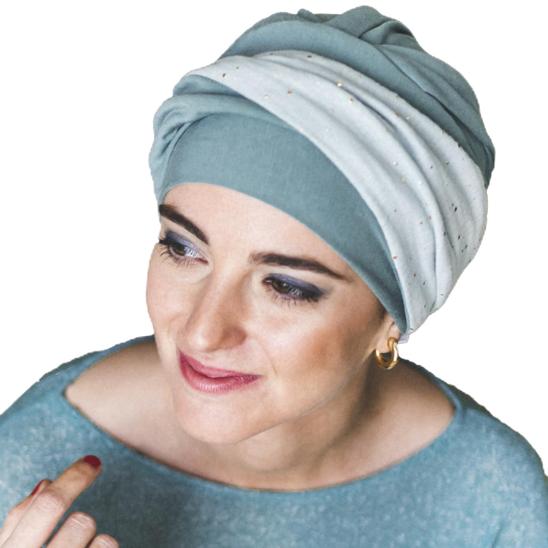 CAREBELL Elegance Aquamarina Gold - Onkollogische Mütze für Chemotherapie oder Alopezie