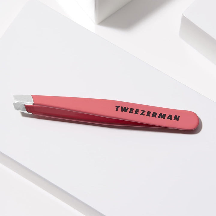 TWEEZERMAN Mini Pinzette (Handgeschliffene, schräge Spitzen, Augenbrauen zupfen, Profi Qualität, ros