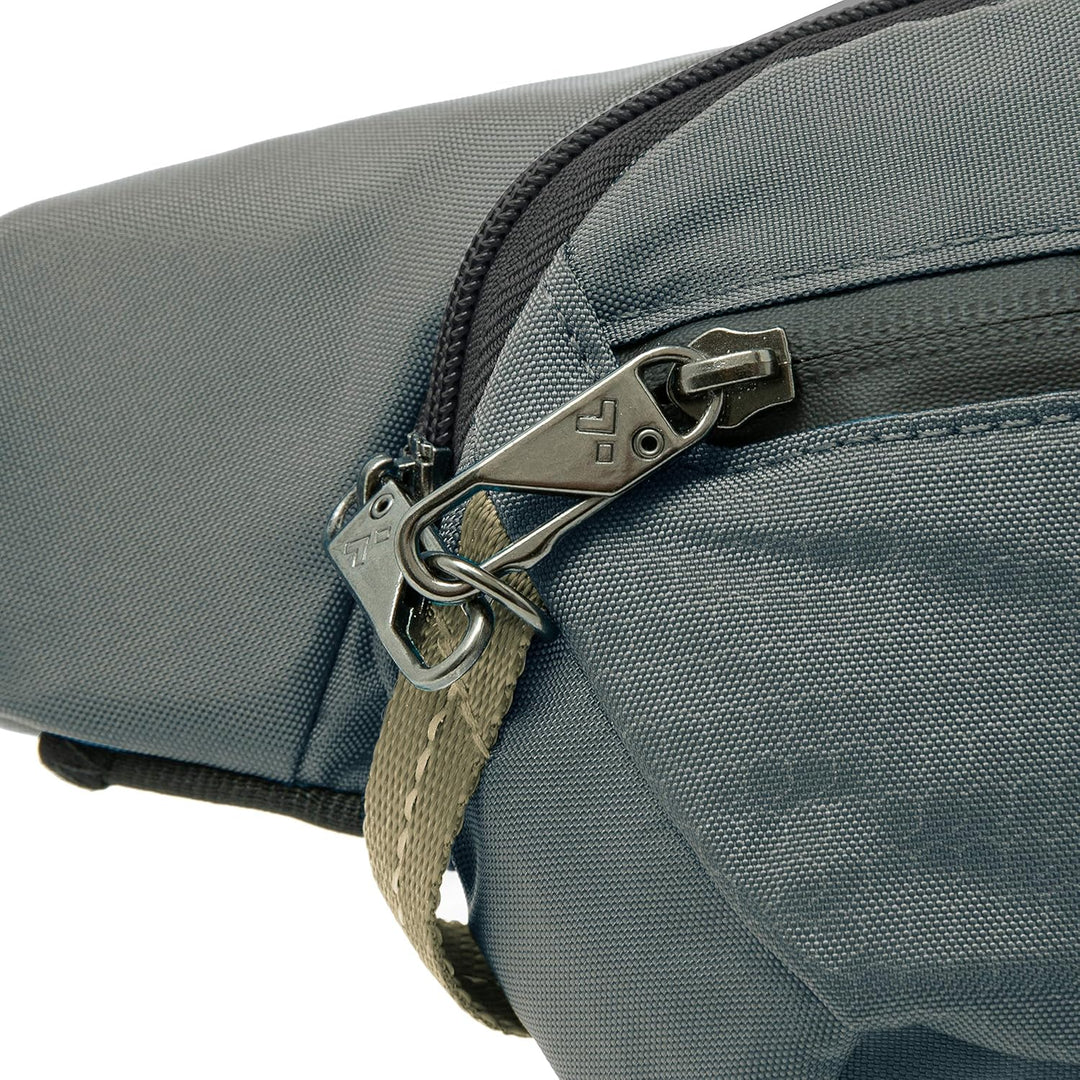 Travelon Anti-Diebstahl Active Waist Mehrzweck-Rucksack, anthrazit (Schwarz) - 43127 530 9.5 x 6 x 2
