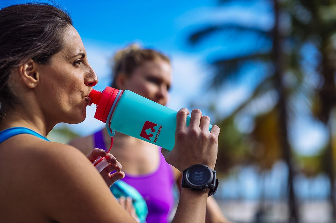 Nathan FlexShot, BPA-freie Wasserflasche, 750 ml Hellblau, Hellblau