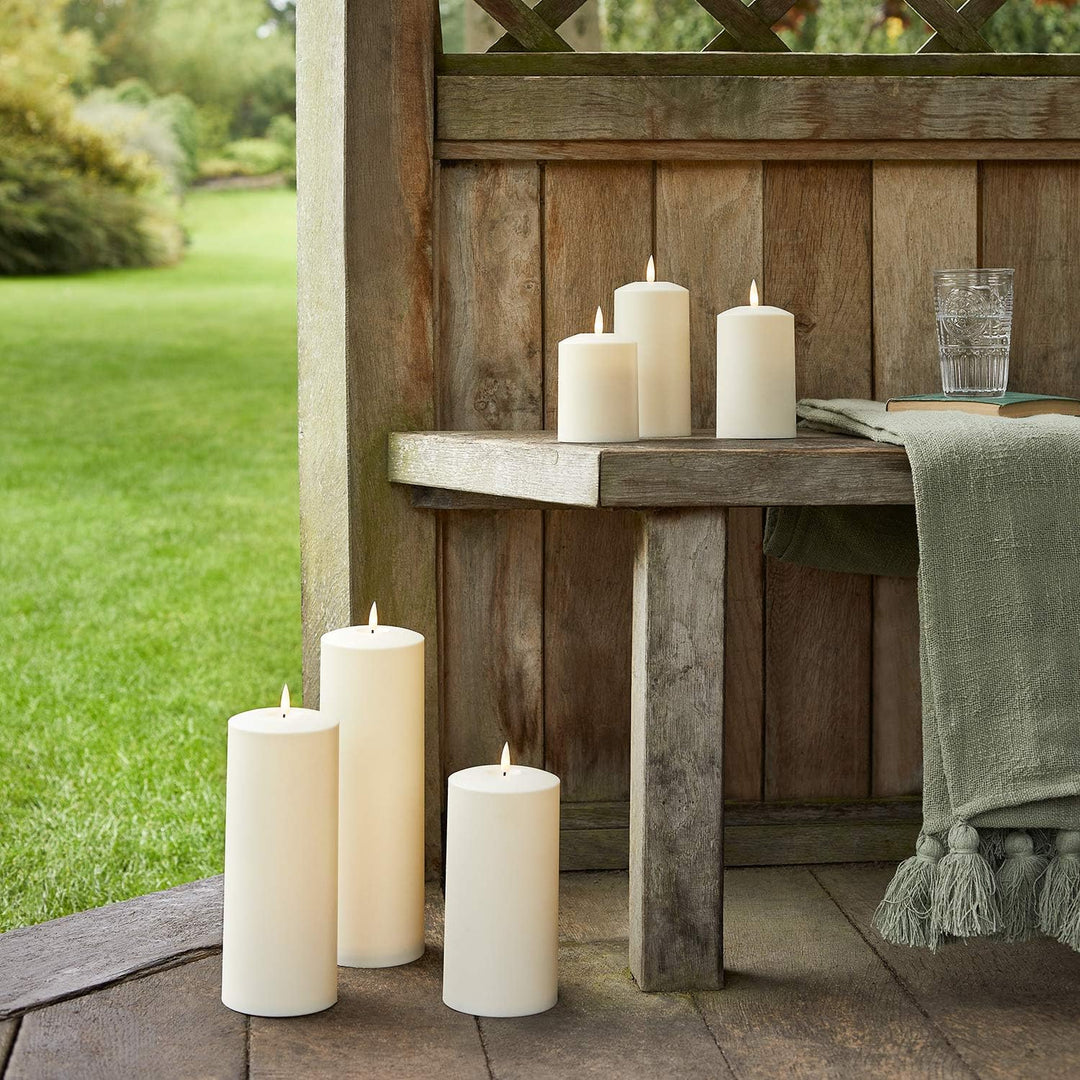 Lights4fun 6er Set TruGlow® Kerzen für Aussen mit warmweisser LED Flamme und Timer Garten Deko Balko