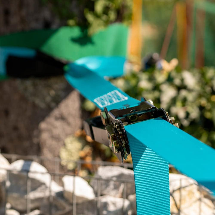 Slackline Gurt 25 m mit Ratsche, Baumschutz und Transporttasche für Anfänger, mittel oder sportlich